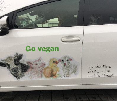 Werbung für vegane Ernährung auf Taxi 28